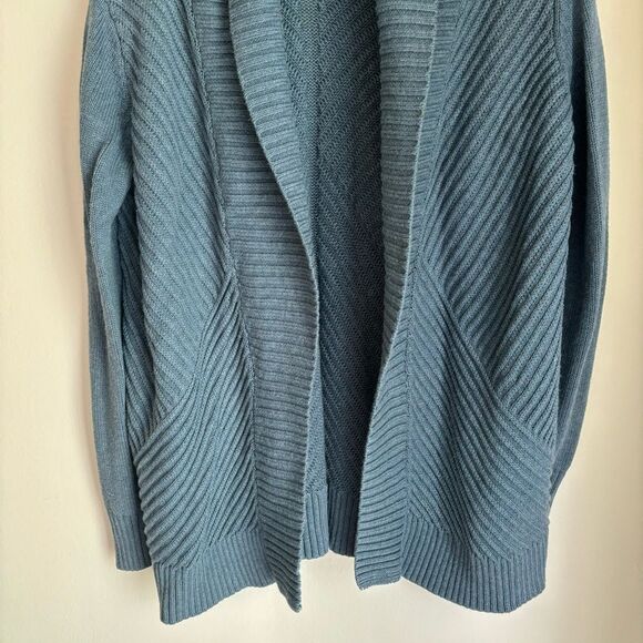 H by Halson Women’s chunky cardigan open sweater dusty blue size Largr EUC! - Picture 3 of 9